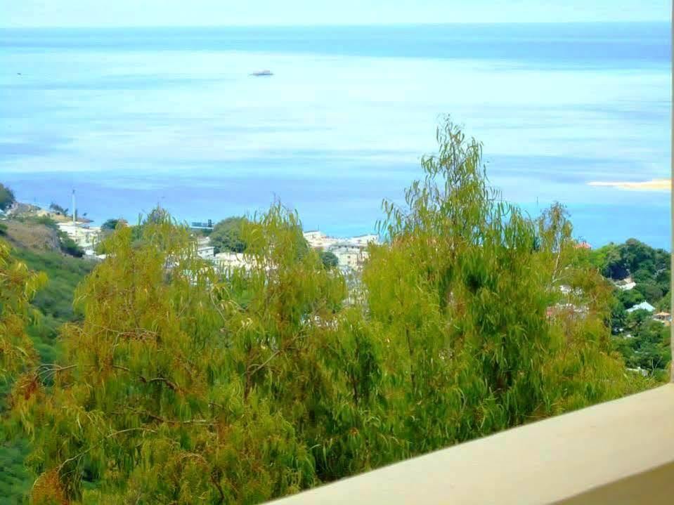 Coralie La Diffe'Rence Guest House Port Mathurin Bagian luar foto